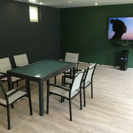 Villon Apartmanhaz Διαμέρισμα Balatonlelle