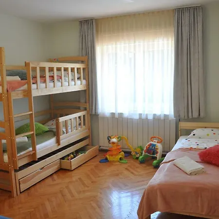 Villon Apartmanhaz Διαμέρισμα *